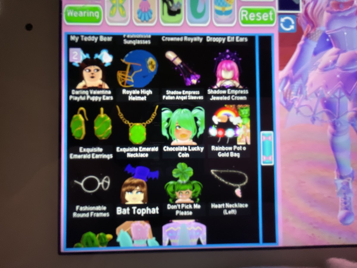 ShadowMsp222's tweet photo. #royalehightrading trading my royale high inventory for bloxburg money!! https://t.co/gA8h1NEbS8