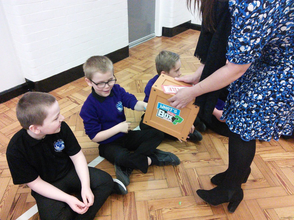 QuayYr1's tweet photo. Hook lesson for Suspense writing year 4
What's in the box? https://t.co/og6BhMdvgs