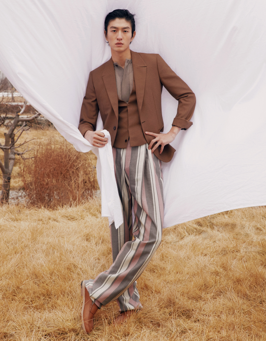 yeskizer's tweet photo. Jin Dachuan by Edwin Zhang – GQ China (April 2021) https://t.co/lnC54KyHtB