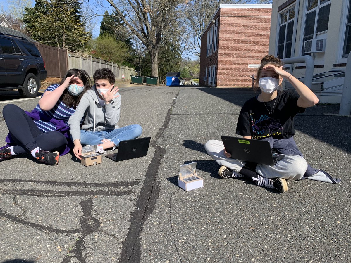 msjessicaphan's tweet photo. All we need now are some graham crackers and marshmallows! Our solar ovens were successful in “cooking” our chocolate chips! #STEM8 https://t.co/Md4OMErIku