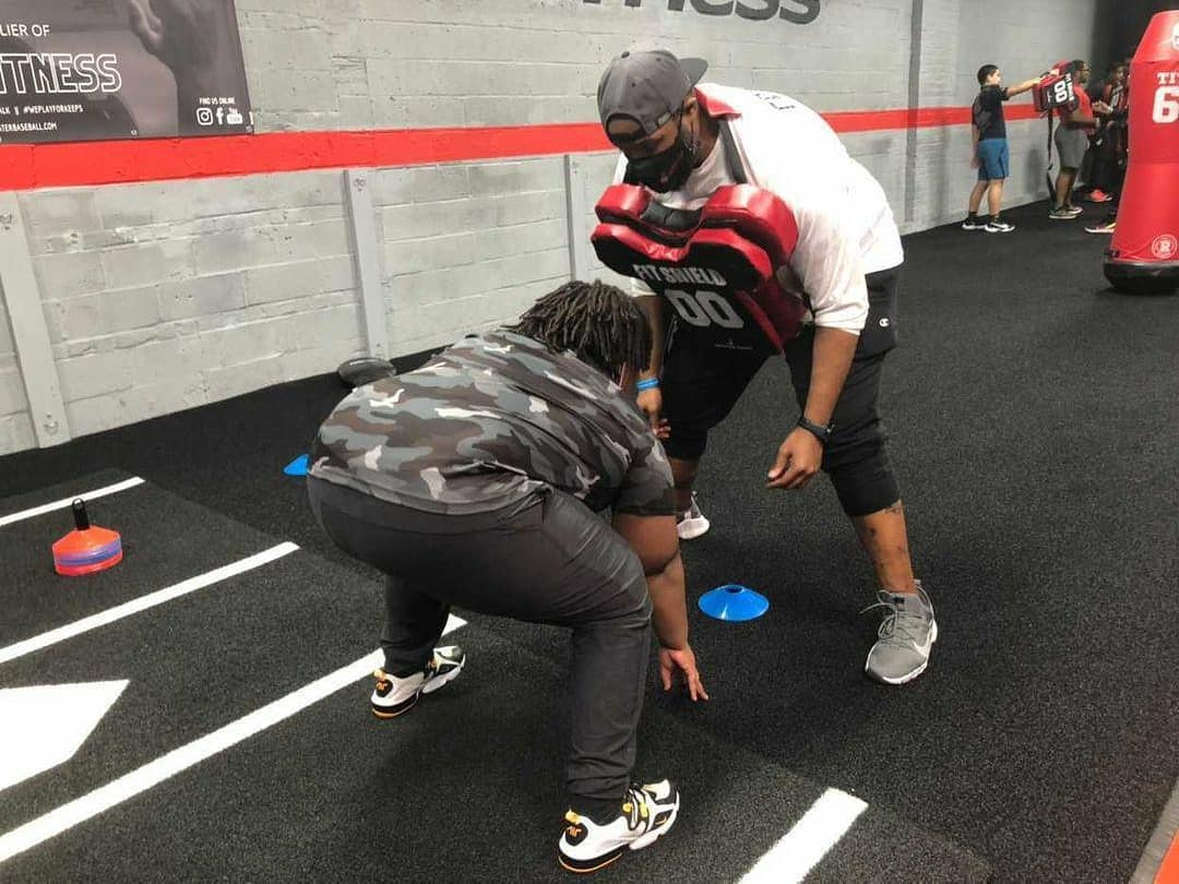 linemen_factory's tweet photo. Working Strike and Leverage with a #TrenchEnforcer at #DaFactory https://t.co/HZqwNPicAC