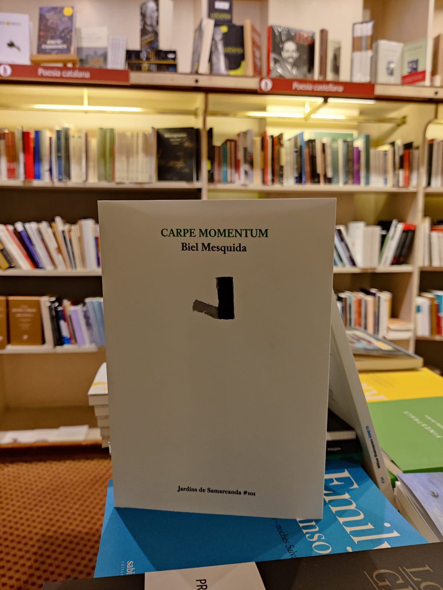 Nollegiu's tweet photo. ...qualsevol llibre que no hem llegit, sempre serà novetat.
Seran recomanacions sense paraules perquè les paraules les trobareu a la llibreria on podreu parlar amb elles i ells.
En alguns casos us trobareu que hi ha llibres repetits. Hem volgut que cadascú triés... https://t.co/CDOi8xtYHp