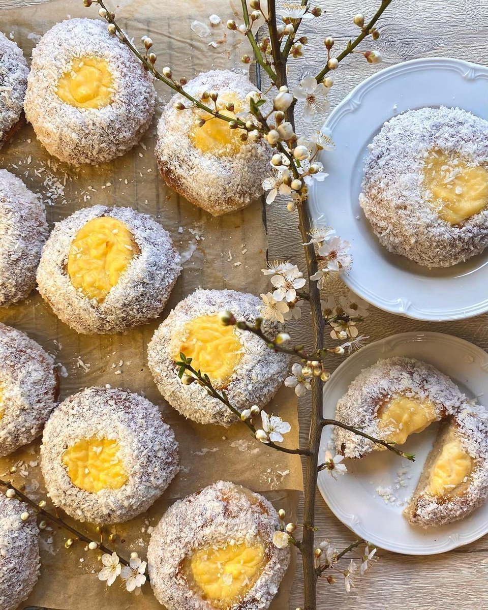 marriagesflour's tweet photo. These Skoleboller by @bicknacre_bakery look simply delicious! Norwegian buns with custard and coconut 🌼

#skoleboller #norwegianbaking #buns #bunsofinstagram #yeastedbuns #yeasteddough #bakersofinstagram #amateurbaking #homebaker #madewithmarriages #marriagesflour https://t.co/kULwguxl7u