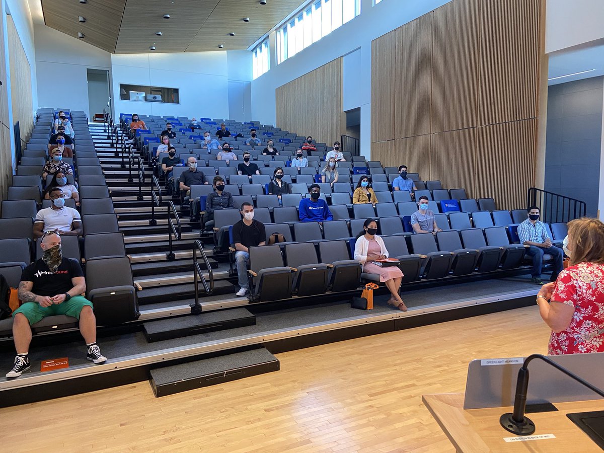 solorgandi's tweet image. Crazy to think about how long ago this was with graduation right around the corner🥲
#NewhouseMVJ #NewhouseMilitary