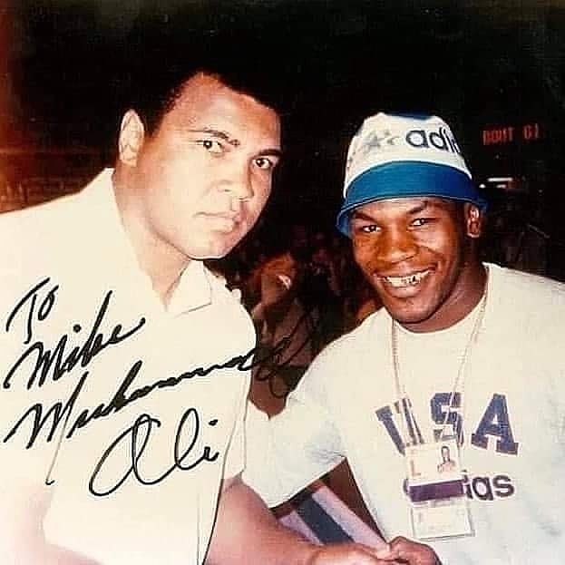 BoxingPeek's tweet photo. #cusdamato #mentor #manager #master
#damatomasterboxing  #confusingtheenemy #cusdamatoboxing #tompatti #trainer #ivanrakitic #zakrakitic
#floydpatterson #josetorres #miketyson  #peekabooboxing #peekabo_boxing
#boxing #selfdefense #selfdefence https://t.co/UN1KUoftJW