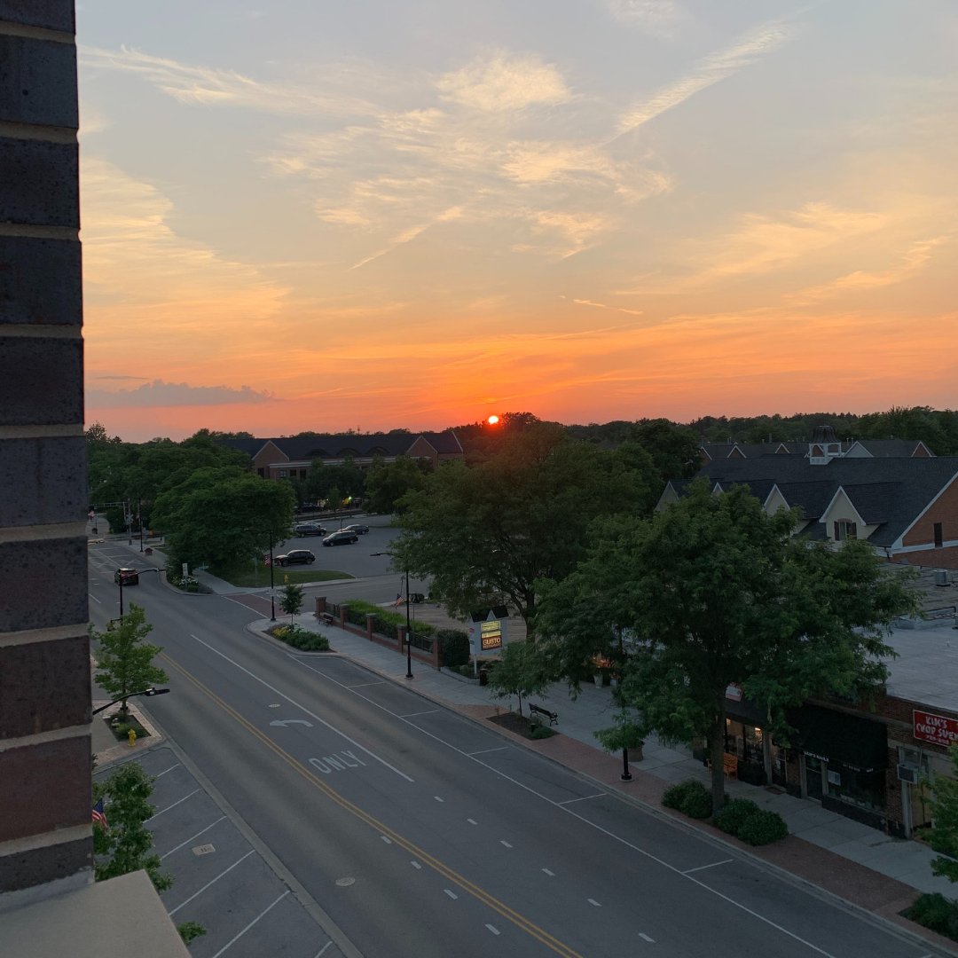 MidtownSquare's tweet photo. Midtown Square sunsets are the best.
#livethemidtownlife #sunset #glenview #midtownsquare #lpcmidwest #lpc https://t.co/boSUHBNun2