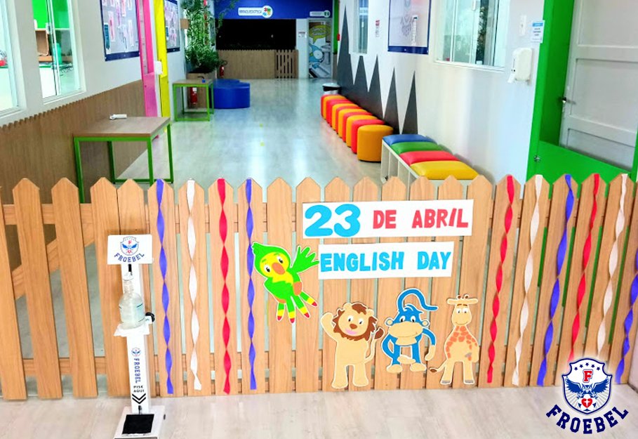 cfroebelsc's tweet image. Já pensou em um dia em que todo o Colégio Froebel vivência a comunicação utilizando a Língua Inglesa? 🧐🇺🇸

Pois é assim que acontecerá, no dia 23 de abril com o “English Day”. 🎊

.
.
.

#colegiofroebel  #programabilingue #campoalegre #rionegrinho #pien