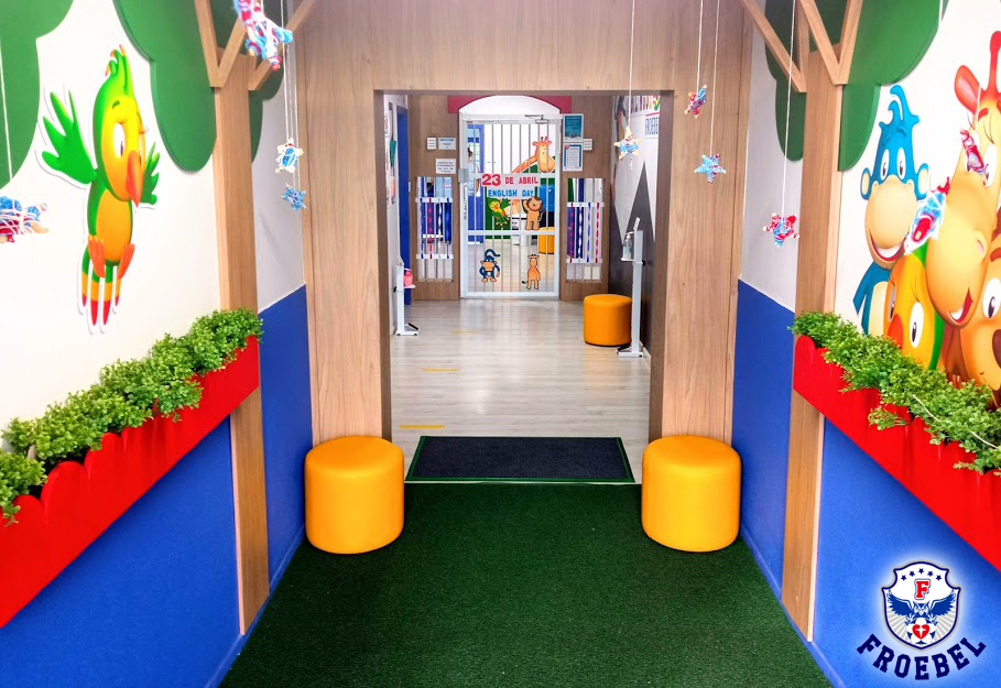 cfroebelsc's tweet image. Já pensou em um dia em que todo o Colégio Froebel vivência a comunicação utilizando a Língua Inglesa? 🧐🇺🇸

Pois é assim que acontecerá, no dia 23 de abril com o “English Day”. 🎊

.
.
.

#colegiofroebel  #programabilingue #campoalegre #rionegrinho #pien