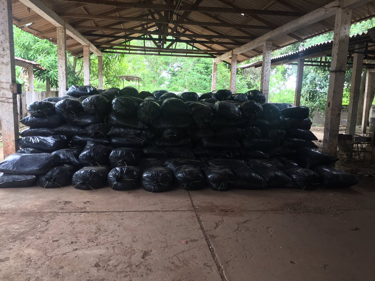 AyazoOmer's tweet image. Silo. Apoyo a los pequeños ganaderos del Bajo Sinú. Ganabas comprometido con el campo. Ministerio de Agricultura. Alcaldía de Lorica @GANABAS2 @AlcaldiaLorica @MinAgricultura