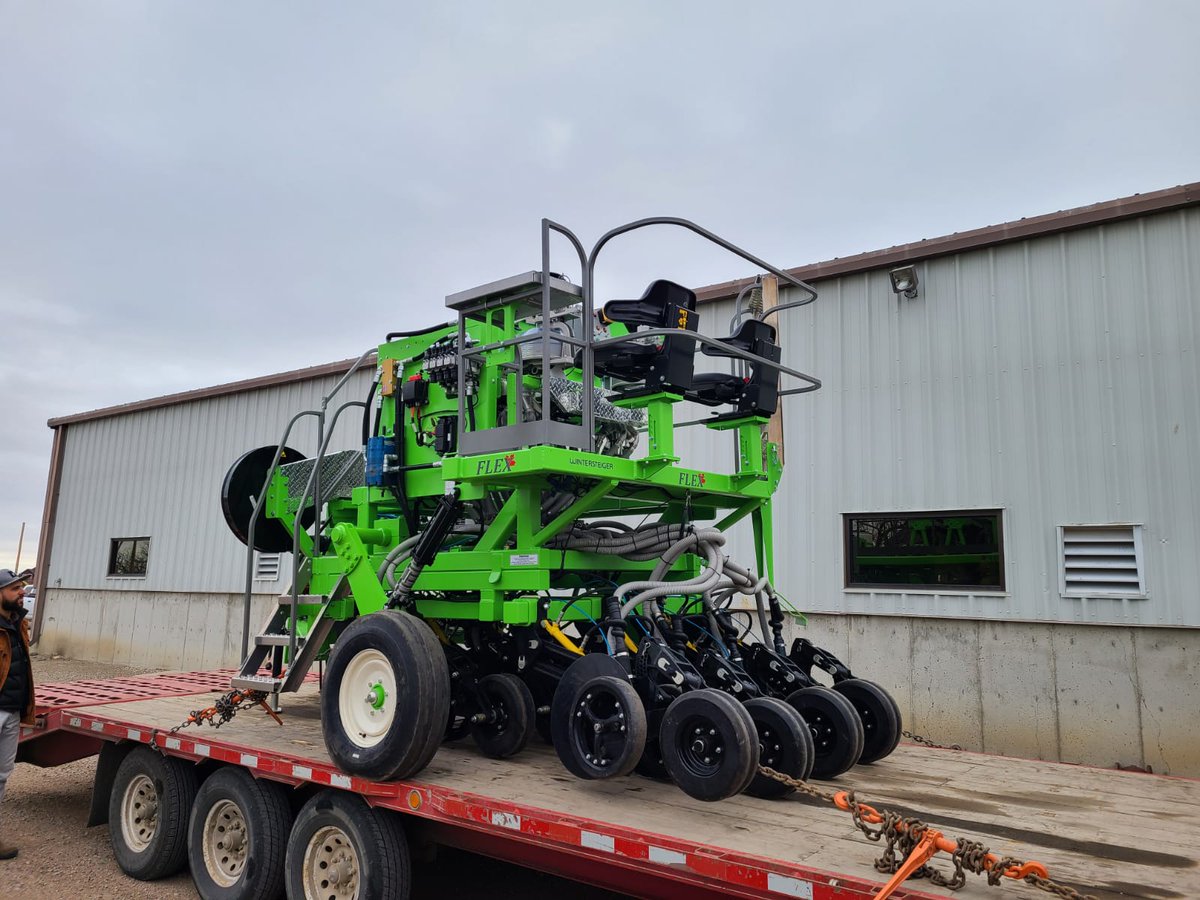 A new seeder arrived this morning at Farming Smarter! <a href="/GrowStewardship/">Jamie Puchinger</a> <a href="/killerkencoles/">Ken Coles</a>