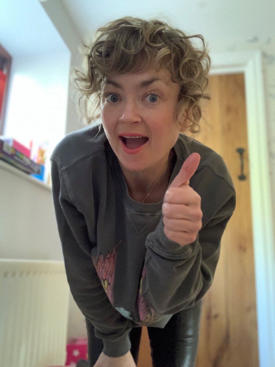 Stand Up To Cancer Uk On Twitter Coming To Terms With My Diagnosis I Ve Reassessed My Priorities I Ve Tried Turning It Into Something Positive Carys Was Diagnosed With Stage 4 Bowel Cancer