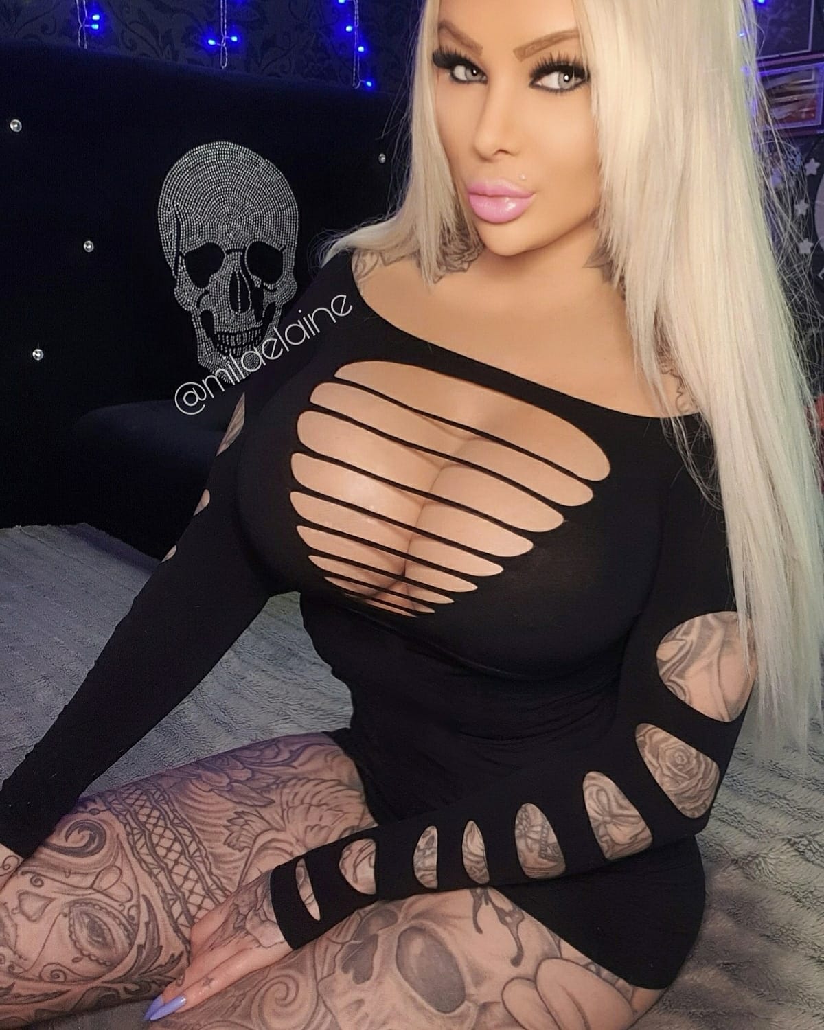 X 上的Mila Elaine：「The more you love your own decisions and actions, the less  you care what others think of them! ❤ Look at my pages for the best content  of me🔥