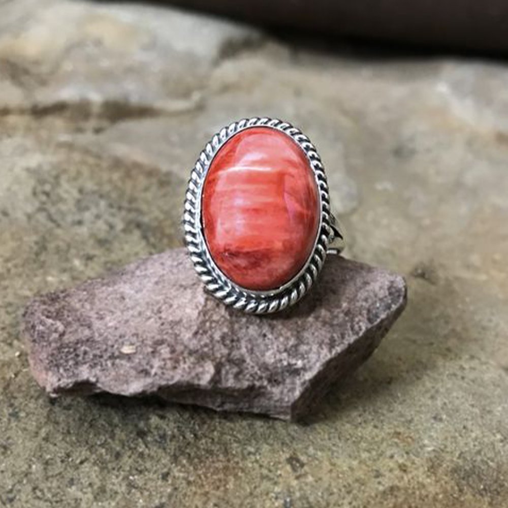 #TRIBEFAVORITE
Our Tribe Favorite this week is this #NativeAmerican Sterling Silver Red #OysterShell #Ring!

☝ Tap to shop our website: bit.ly/2O91ESZ