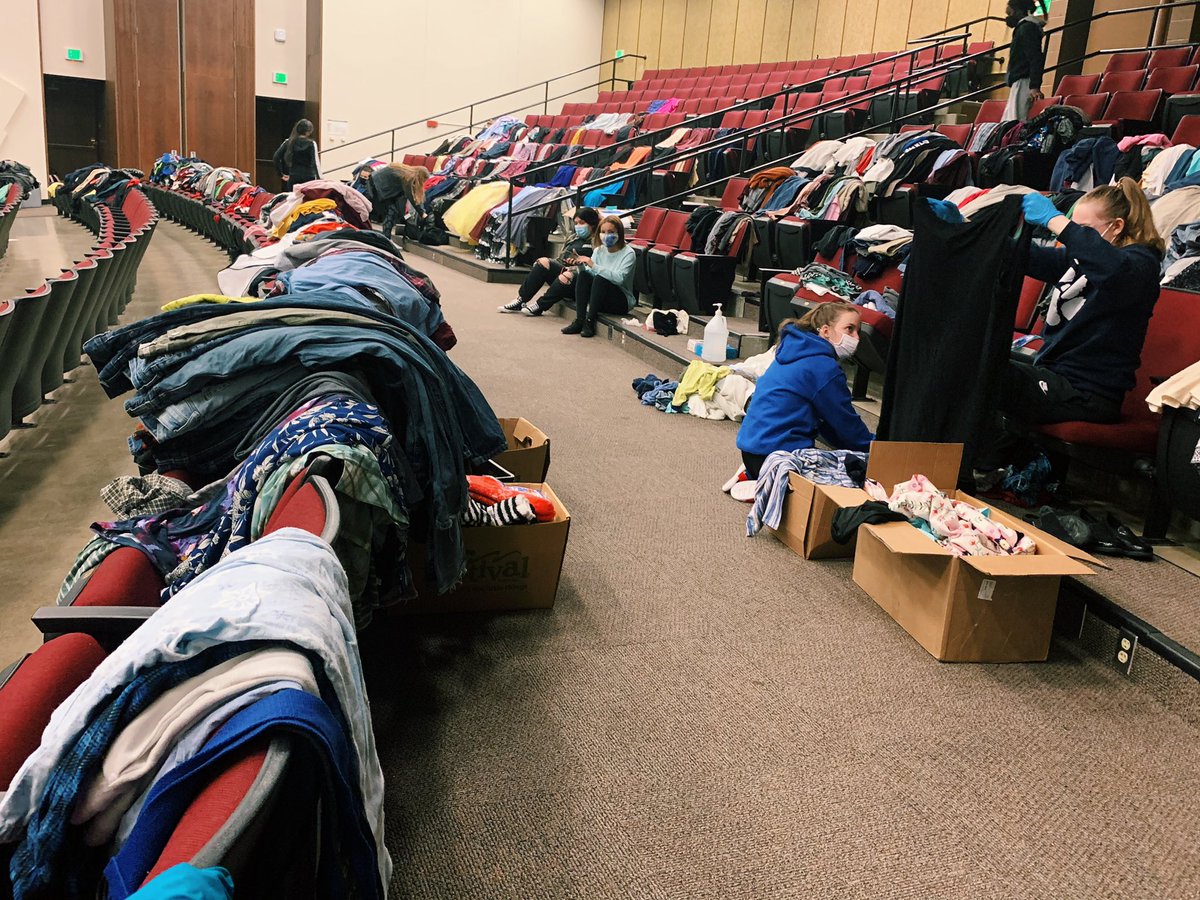Thank you to all who donated to the Park Clothing Drive! 👕👚 Your thoughtful donations made this drive a huge success!! <a href="/Park_Panthers/">Racine Park Panthers</a>