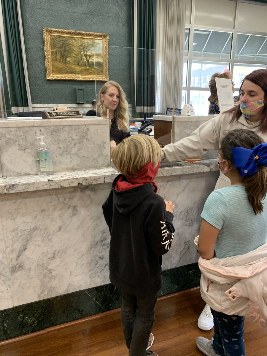 mskmayo's tweet photo. Field Trip to Stock Exchange Bank today for 2nd Grade @USD360_Caldwell https://t.co/ySkzLsEX4A