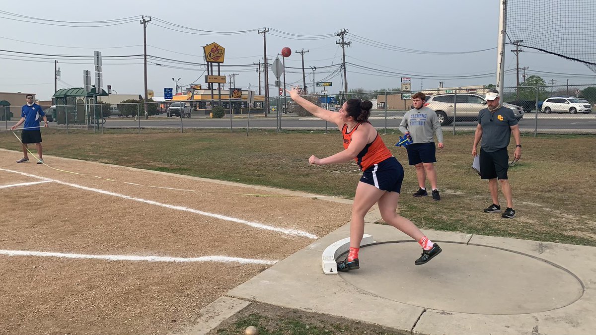 sophia_haberer's tweet photo. 🥇Area champ!! On to regionals next! @Coach_Nerio @TrackGBroncos https://t.co/PhvLhBtKT8
