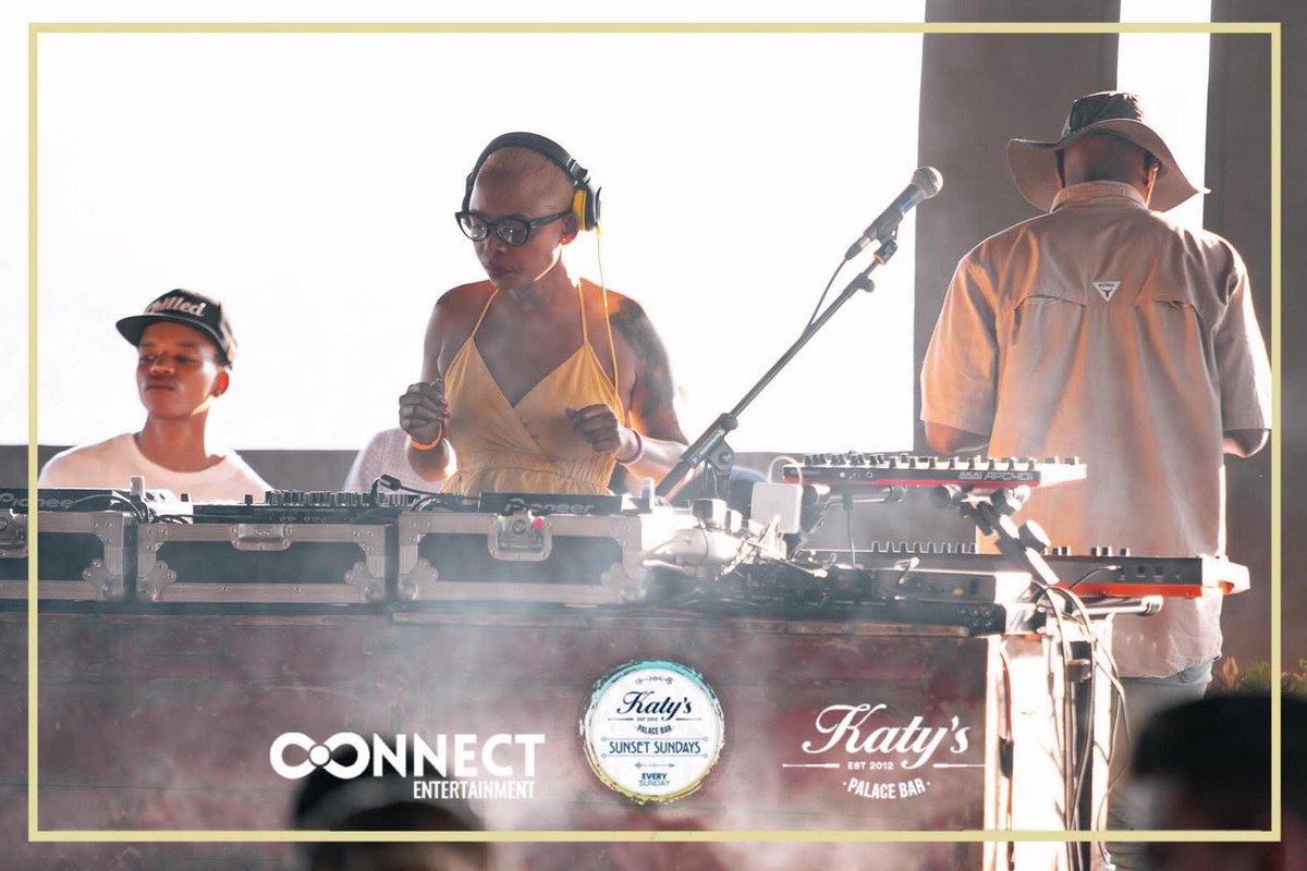 DJ_Buhle's tweet photo. I really wanna change the world through music ... one doof doof at a time ... S/O @KatysPalaceBar #ConnectEntertainment for host me
last week Sunday.
#BeZulu #BezuluMoves #BeZuluWorldWide 🌎💫 https://t.co/F3xd99VywQ