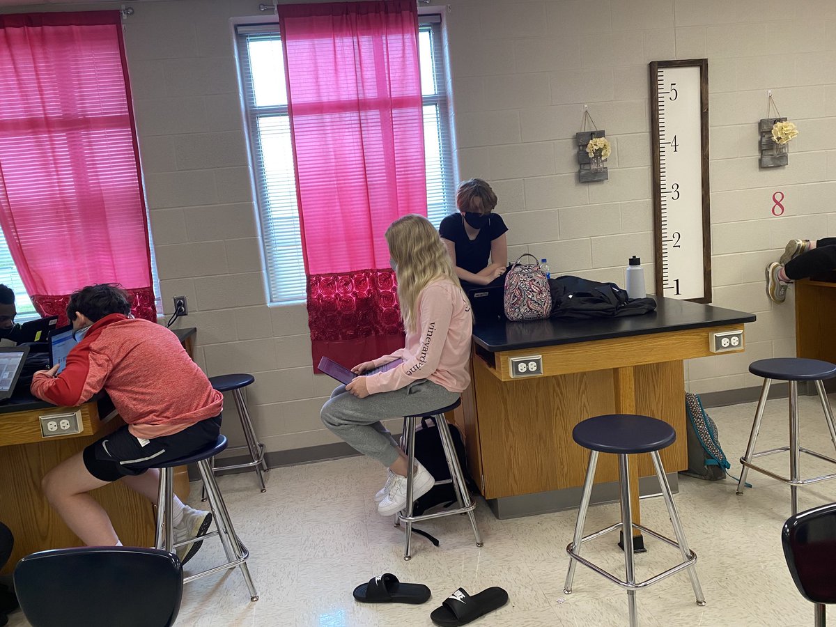 sloanscienceOMS's tweet photo. Researching our MYP project- "Genetic Editing- Ethical or Not?"
#sloanscience
#oms https://t.co/bEjXgeWRyX