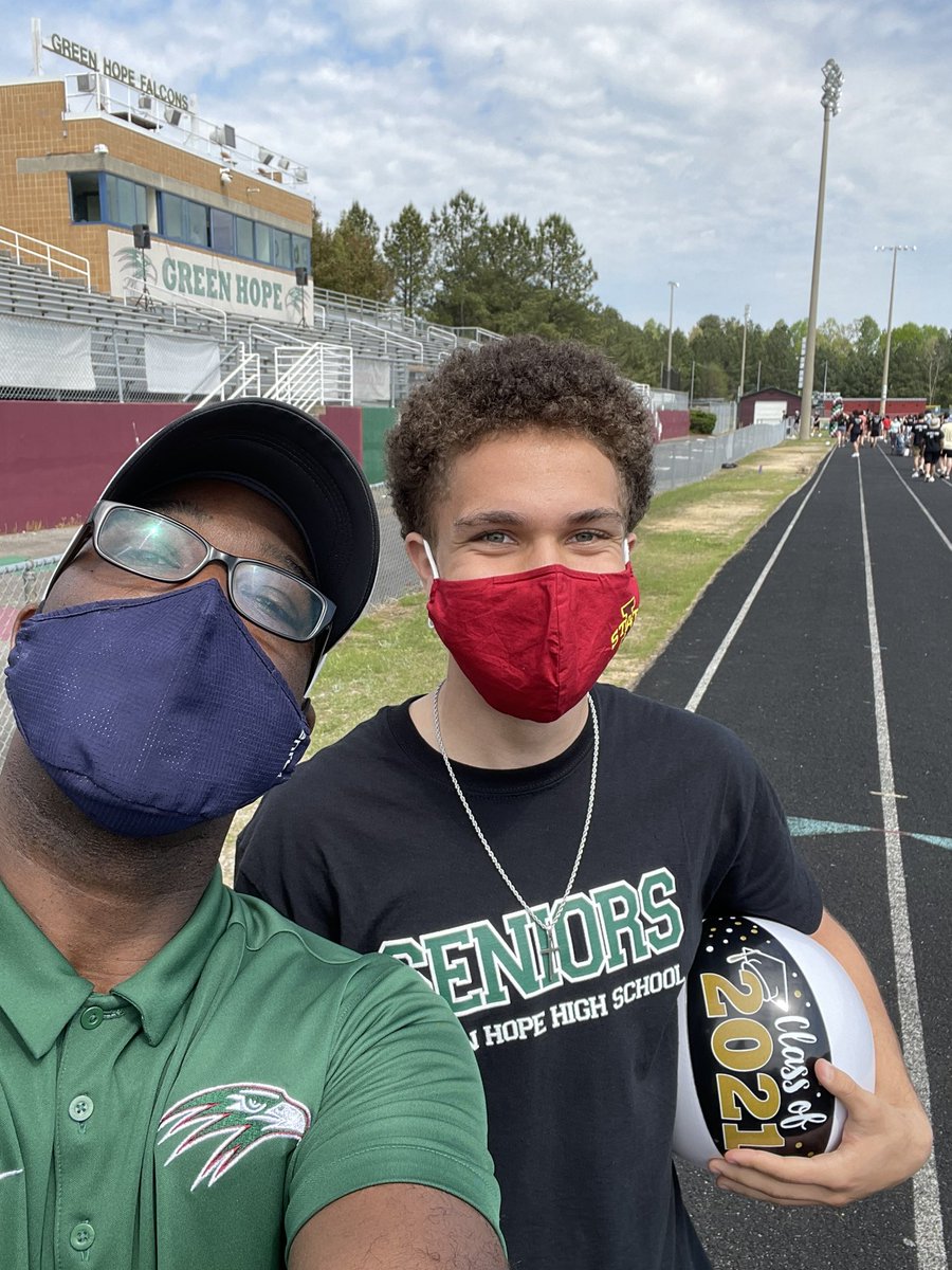 addys_dad's tweet photo. Looking fwd to great things from this young man &amp; all our Falcons! 🎉Congratulations GH Class of 2021👩‍🎓🧑‍🎓! #StayFocused #AlmostThere #CRUI21NGBY 🎓 https://t.co/0joWfrRLq6