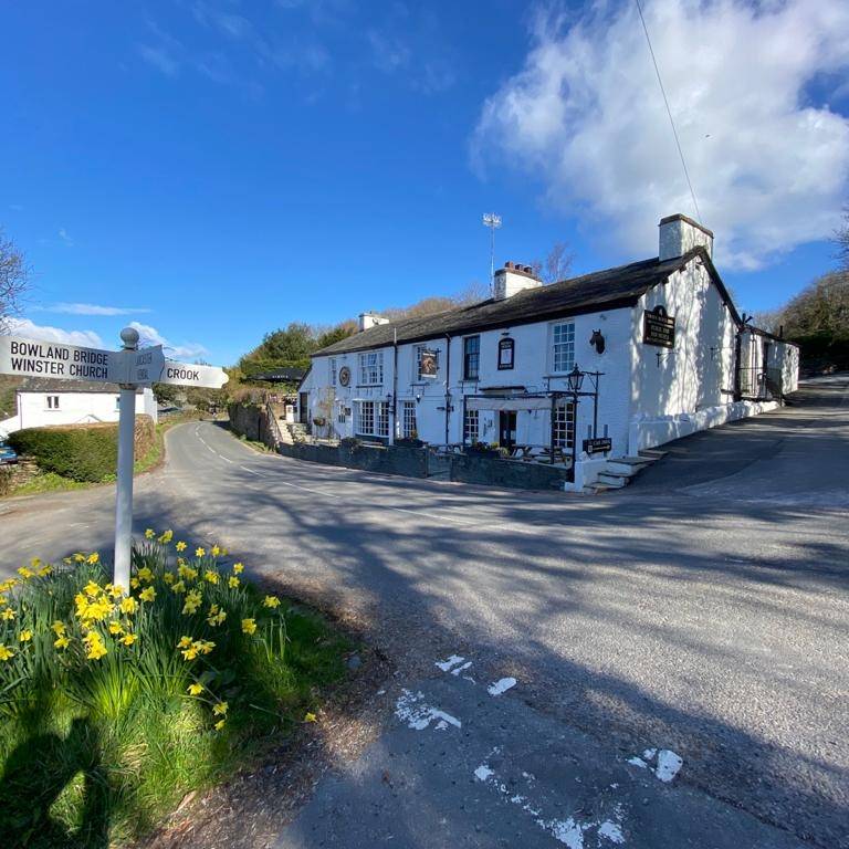 We are delighted to be back open and hope you are enjoying it as much as we are! Bookings are flying in so be sure to get your table booked. 
resdiary.com/restaurant/the…
#brownhorseinn #itsgoodtobeback #beergarden #supportlocal