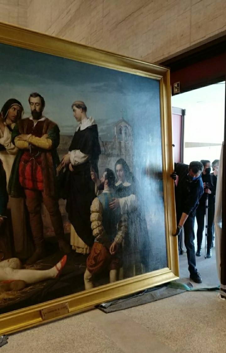 😍EMOCIÓN ABSOLUTA😍 
Llegando las valiosísimas piezas para la exposición "Comuneros V Centenario".
El lienzo "Los comuneros Padilla Bravo y Maldonado en el Patíbulo" representa el ajusticiamiento de los jefes de Castilla levantados en defender las libertades del reino en 1521