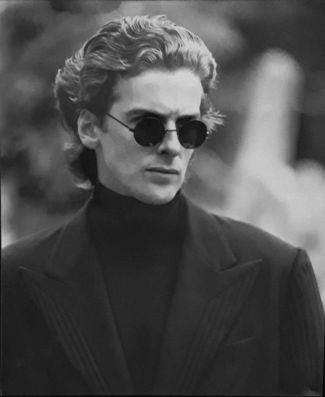 Happy birthday Peter Capaldi my rockstar   
