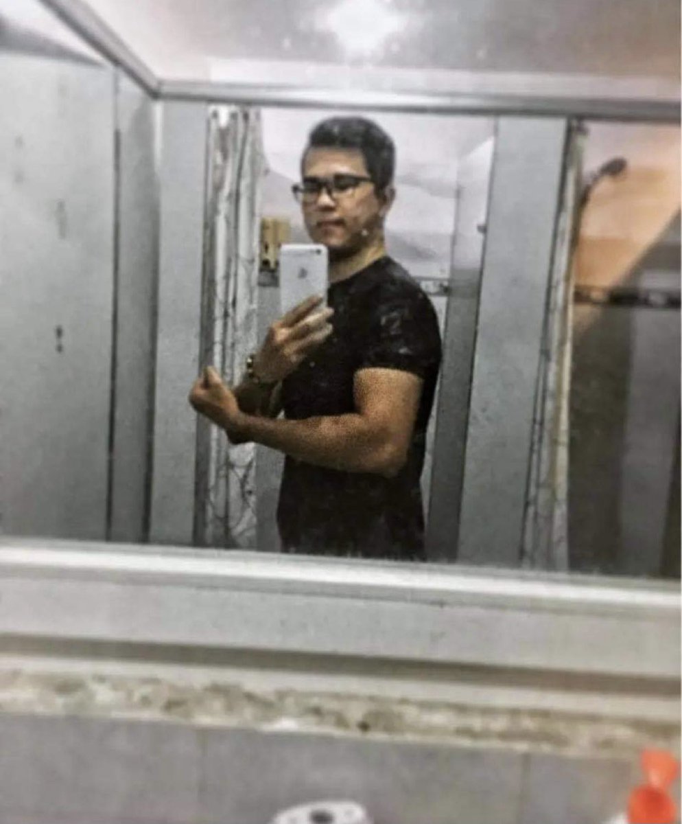 Botboydamdang's tweet photo. Chỉ tìm gymer, ko gym ko gặp, gym mà nhỏ nhỏ cũng ko gặp, nói chung là tìm trai đẹp sáu múi để ăn, chỉnh hình hơi lố, chỉnh sao nhìn da đen sạm ghê vcl https://t.co/CCSsvQnS1n