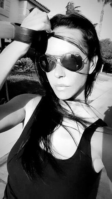 Salut tout le monde:) j'espere que vs allez bien? Je vs embrasse😘 https://t.co/02xodXJbcF<a href="/tag/mood"class="tags"><span>#mood</span></a>