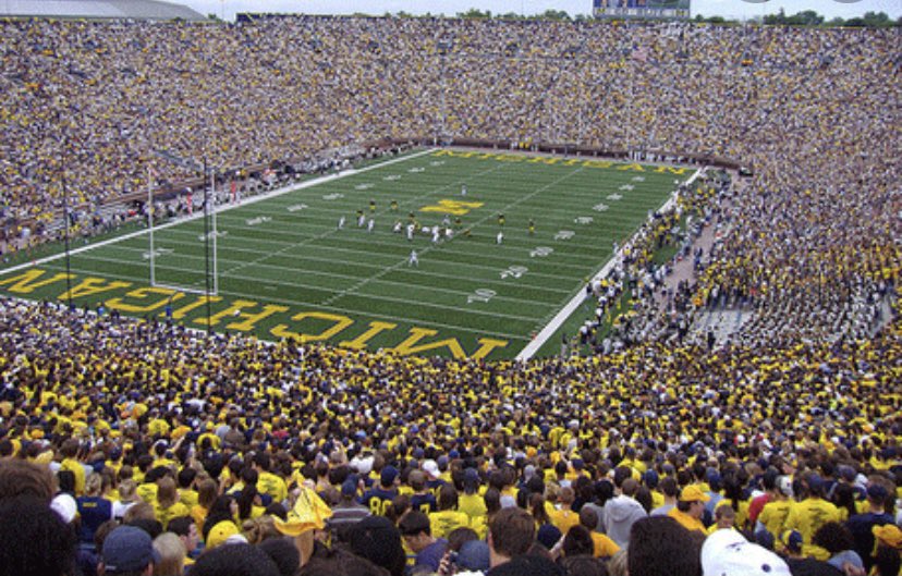 SweetFeet2023's tweet photo. After great conversation with Coach @MHart2032 ..... I am Blessed and Honored to say that I have received an offer from @UMichFootball......!!!!

Thank You🏝

@Coach_Springs @CoachAAnderson @CoachHill1 @Coach__Gio https://t.co/5JcKNCw58n