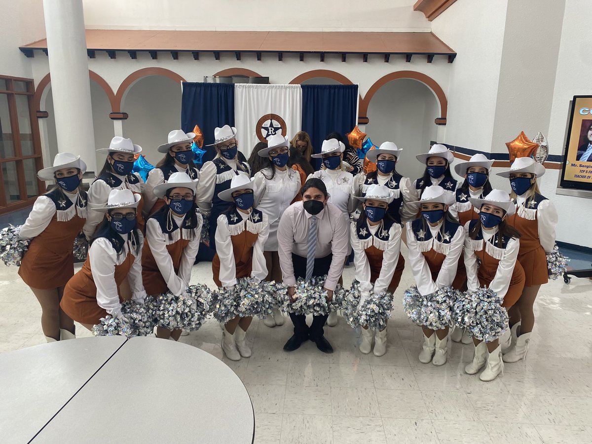 rhsrangerettes's tweet image. Some pictures from the teacher and employee of the year ceremony yesterday ! It’s always a great time when we get to wear our traditionals ! 🧡🌟 #riverside4ever #Rangerettes