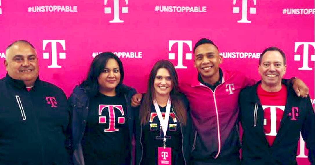 𝚎𝚍𝚍𝚒𝚎 𝚗𝚊𝚟𝚊𝚛𝚛𝚎𝚝𝚎 tweet media