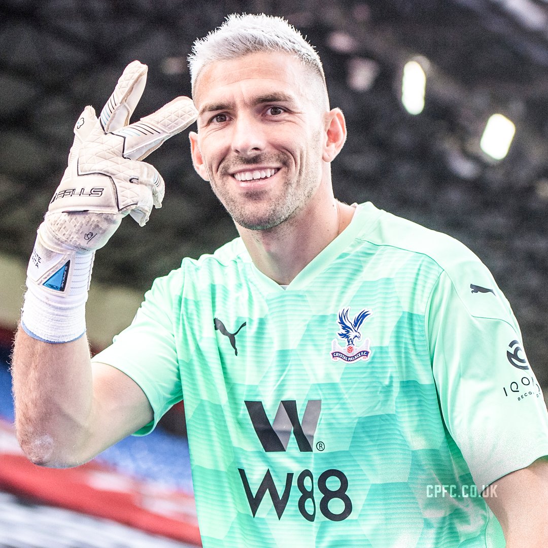 CPFC's tweet photo. "Why does Vicente Guaita always play like prime [insert goalkeeper's name] against us?"

A thread of VG's best saves for #InternationalGoalkeeperDay 🧤

#CPFC | https://t.co/utMcYSDkhb https://t.co/8zdcHwet4s