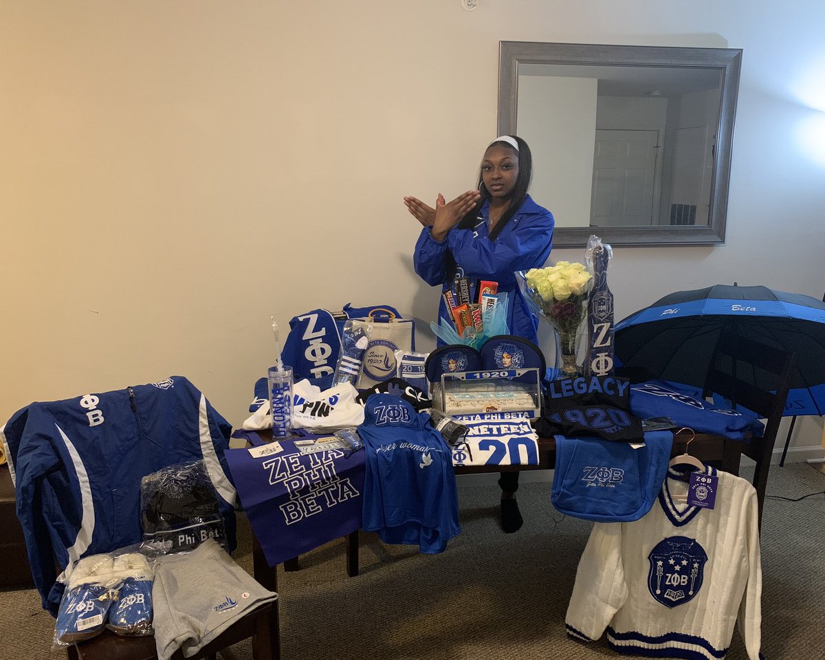 de0naa's tweet photo. SIX II L.I.F.E foreva! I love all my sistaZ. You may know me as Deonna Harris, but in ZETAland my sisters know me as Capital OffenZe! 🕊💙
#zetaphibeta #FINERwomanhood https://t.co/LBrMLeh5TI