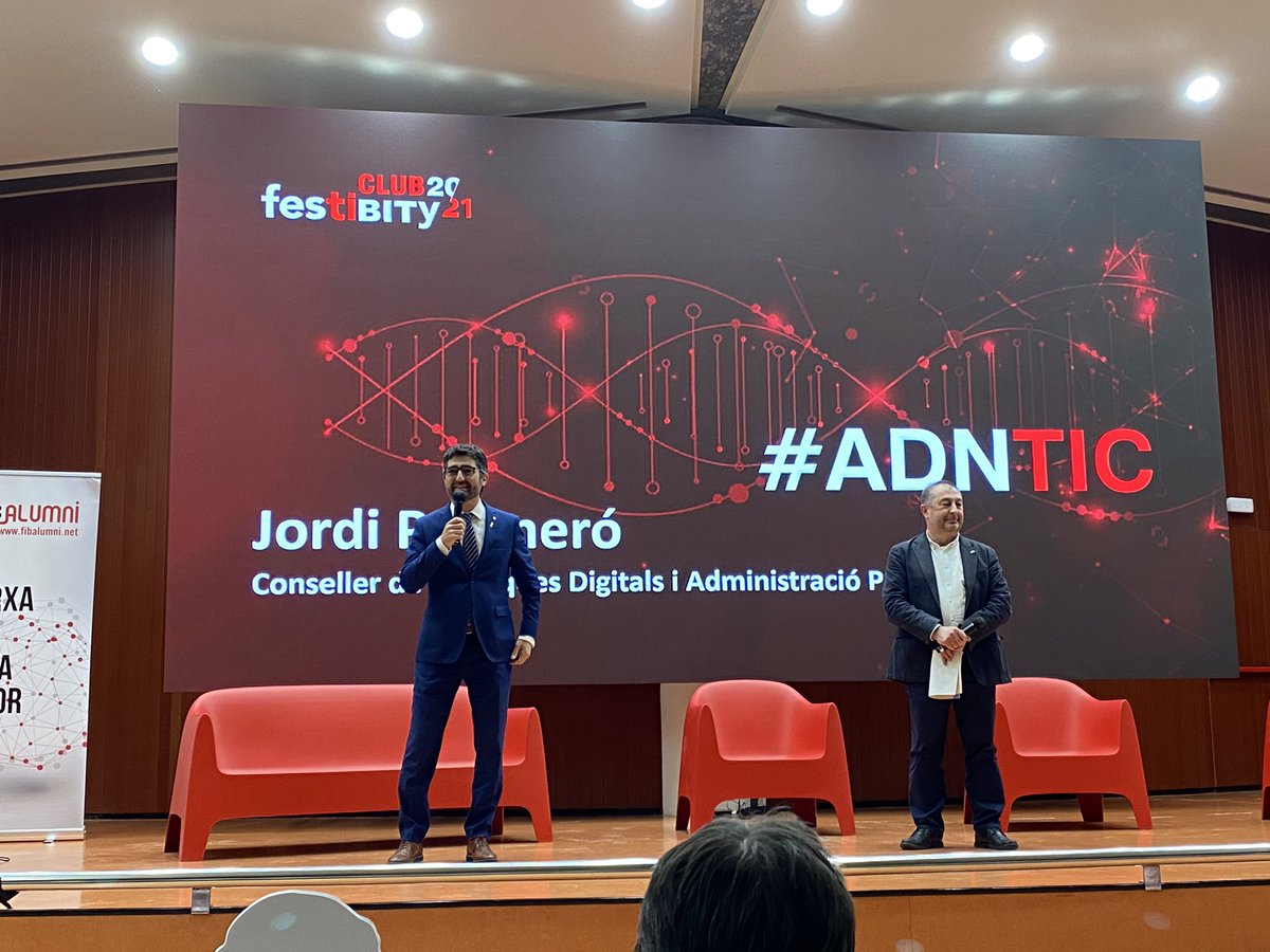 EBioBay's tweet photo. Avui al debat #ADNTIC de la Festibity. Els professionals de les TIC han estat personal essencial en aquesta pandèmia i han ajudat a la cohessió del territori. Encara tenim pendent el reconeixement oficial de la professió. @festibity @jordiPuignero @RectorUPC @BenitoCerrillo https://t.co/33AVIOsxWr