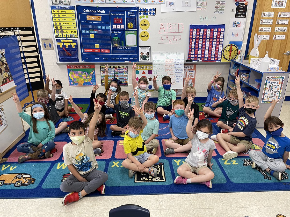 DanielleBreezy's tweet image. I had a great time virtually visiting the kindergartners at Capshaw Elementary School in #Cookeville! Look for their Storm Tracker Shout-Out tonight at 6 on @WKRN! 💚🙌
If you would like me to visit your school go here: wkrn.com/weatherauthori…