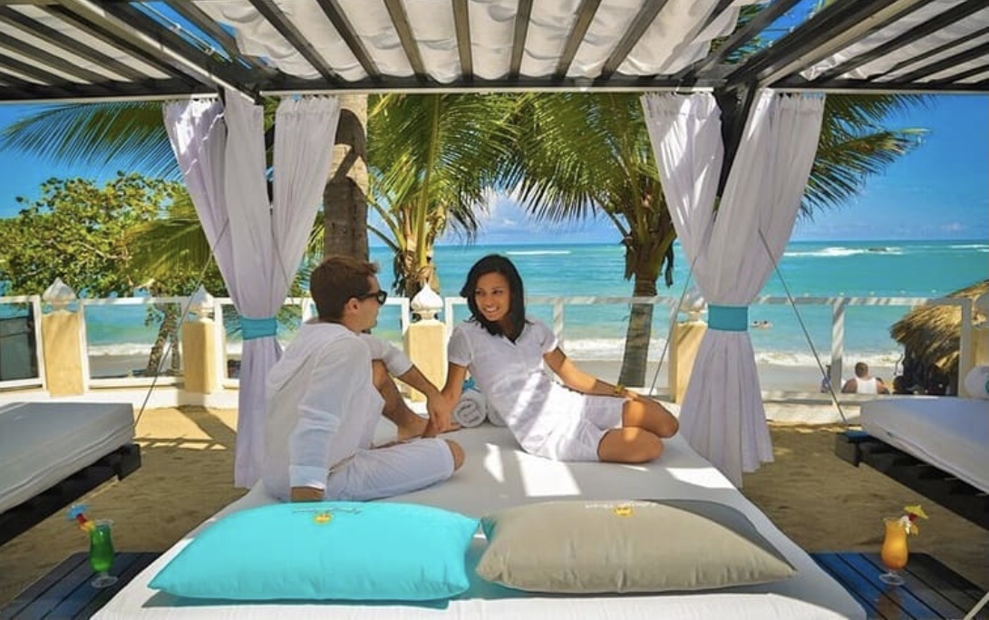 sandsofluxury's tweet image. It may be your first visit but it certainly won’t be the last. 🌴