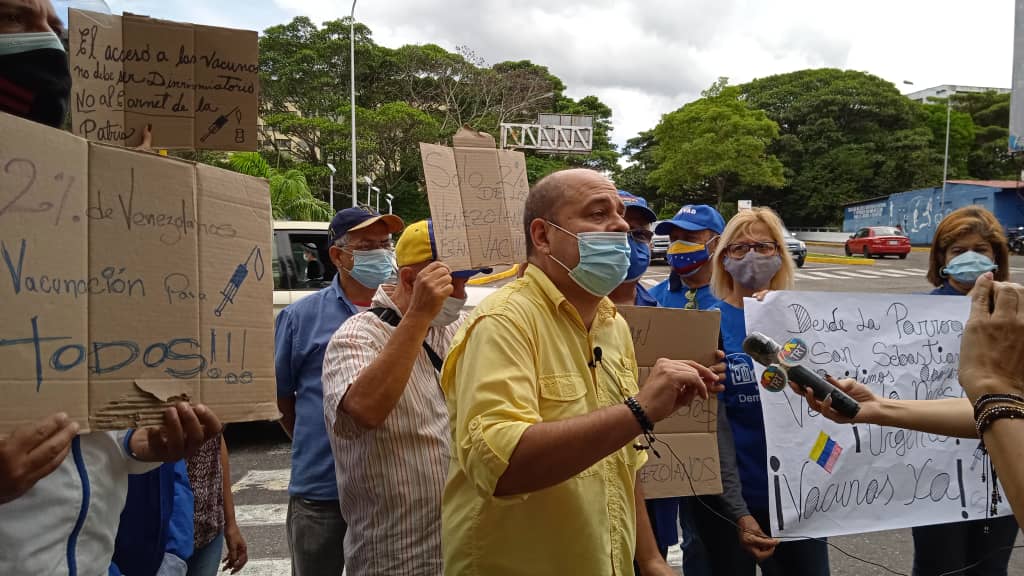 #ConMaduroNoHayVacunasNiComida 

No descansaremos hasta que el 100% de los que vivimos en #Venezuela estemos vacunados contra #COVID19 y logremos liberarnos de los causantes de la terrible crisis humanitaria compleja que agobia a la gran mayoría de venezolanos. 
#Táchira