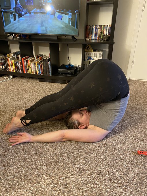 Just stretching before my evening walk #flexible #flexibility #pretzel #pawg #walk #walking #sherlock<a href="/tag/flexible"class="tags">#flexible</a><a href="/tag/walk"class="tags"><span>#walk</span></a><a href="/tag/walking"class="tags"><span>#walking</span></a><a href="/tag/sherlock"class="tags"><span>#sherlock</span></a><a href="/tag/flexibility"class="tags"><span>#flexibility</span></a><a href="/tag/pawg"class="tags"><span>#pawg</span></a>