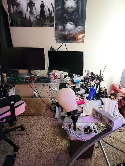 maid outfit time https://t.co/UClMqtI3CK