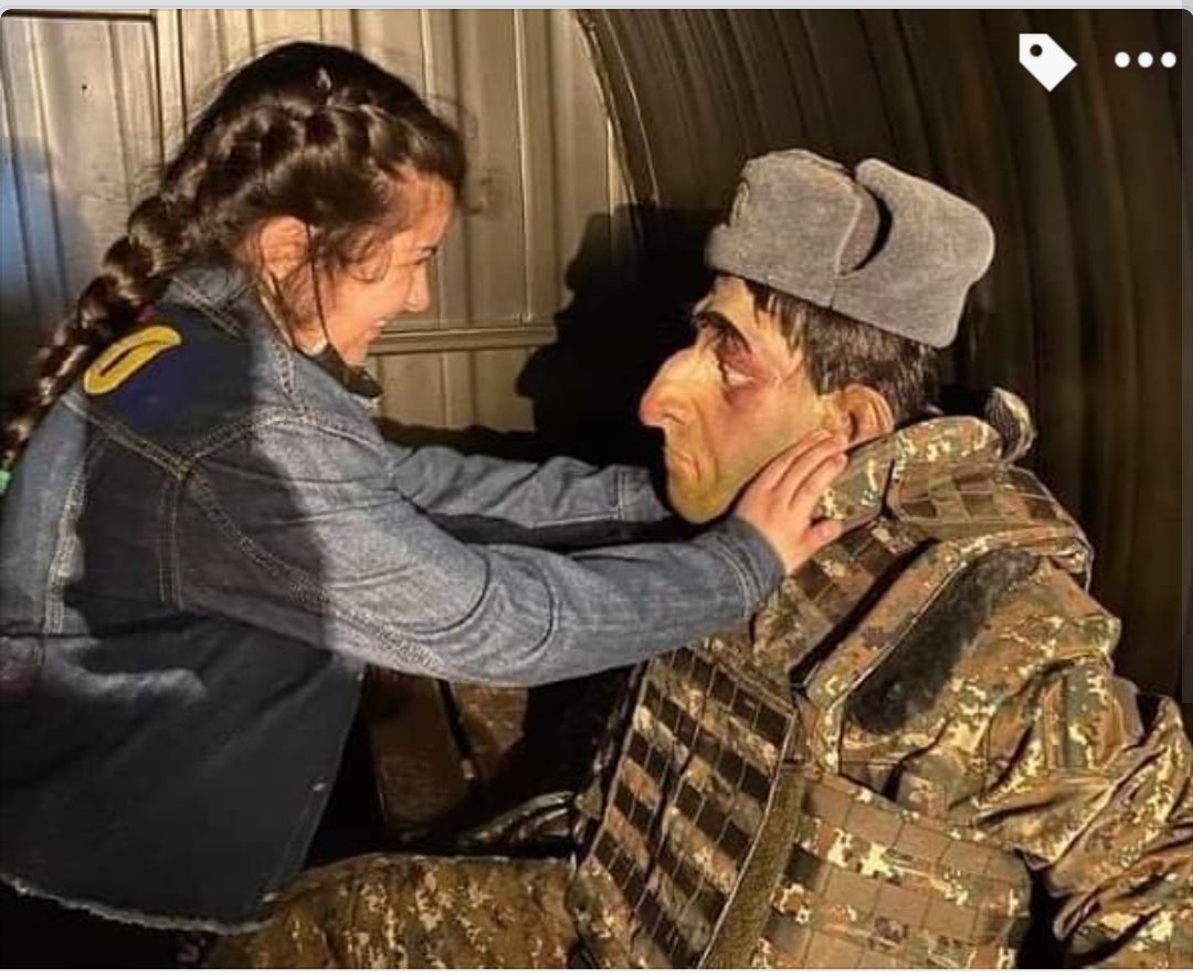 NeilPHauer's tweet photo. Indeed, it seems the turnout on opening day of the Ethnic Hatred Jubilee was great. Parents brought their primary school-age kids to play with models of dying Armenian soldiers, helmets from actually dead Armenian soldiers, and even practice strangling an Armenian themselves! https://t.co/m71NkHQ0Mk
