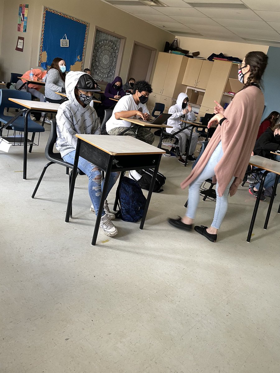 GCJHWildcats's tweet photo. What do Active Smarter Kids look like?  ASK Ms. Arbuckle’s class.  Taking our classroom outdoors and tying in physical activity. https://t.co/zC70s443O5