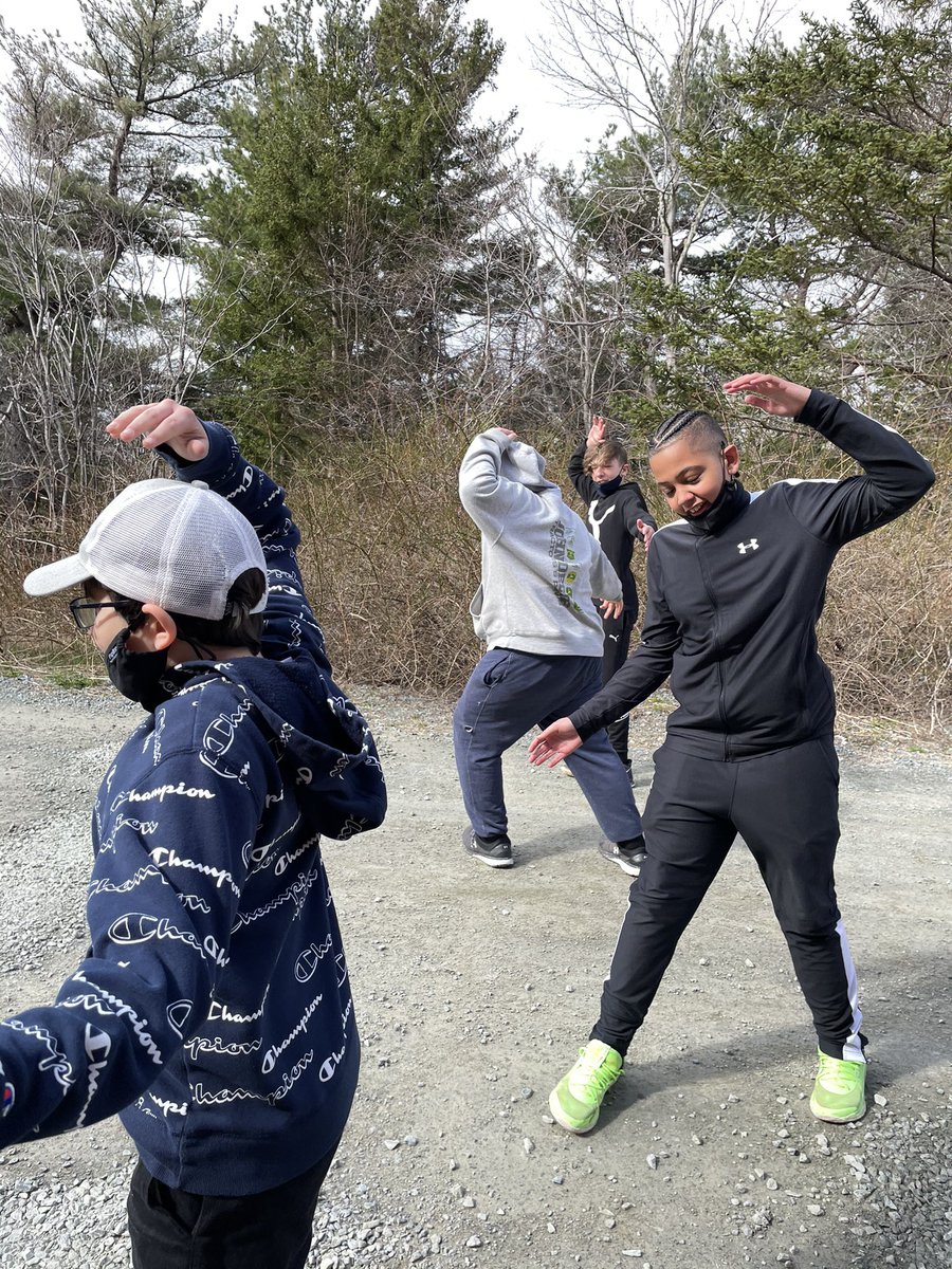 GCJHWildcats's tweet photo. What do Active Smarter Kids look like?  ASK Ms. Arbuckle’s class.  Taking our classroom outdoors and tying in physical activity. https://t.co/zC70s443O5