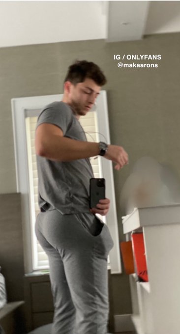 Thank you for 70K on IG🖤🖤 luv y&rsquo;all. https://t.co/ZLEEB46Sst