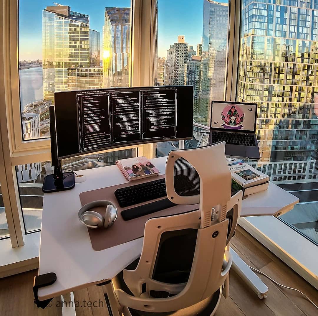 subzero_gg's tweet photo. Would you be down for some high-rise gaming? 🚀 https://t.co/nlnZvK47v4