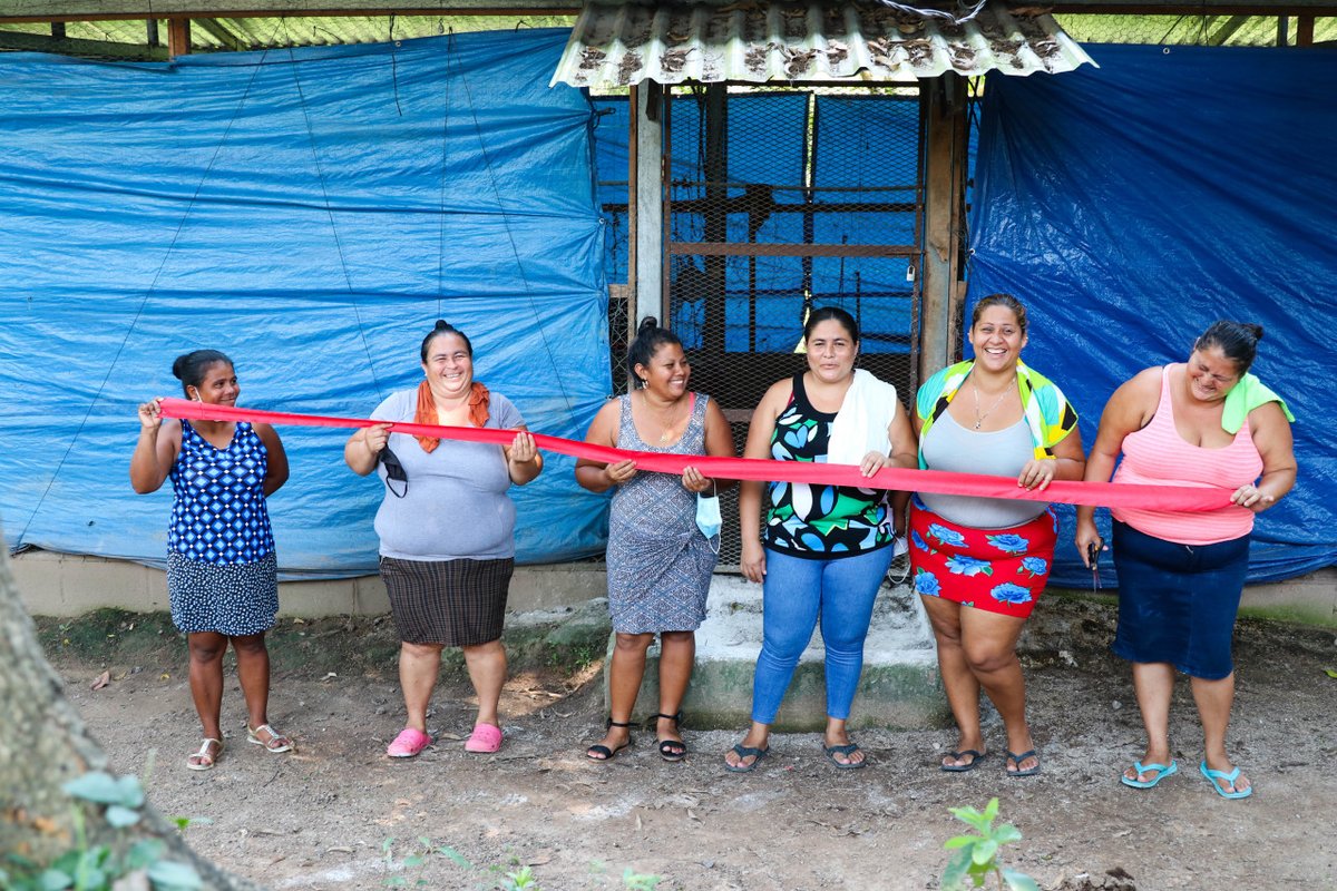 humanityandhope's tweet photo. Yesterday was full of laughter, tears, and smiles. ⁣These smart, strong, and incredible business women are now the OWNERS of the La Cuchilla chicken business! This special moment represents so much of what H&amp;H stands for - empowering our partners to build a sustainable life. 💚 https://t.co/m3tODVM9uG