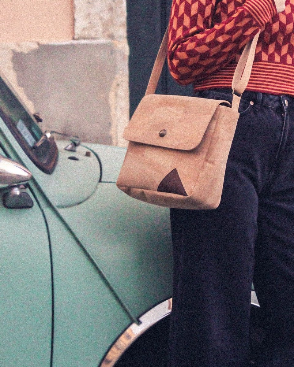 Vegan crossbody bags made with the highest quality cork
#veganfashion #veganleather
#noanimalsharmed