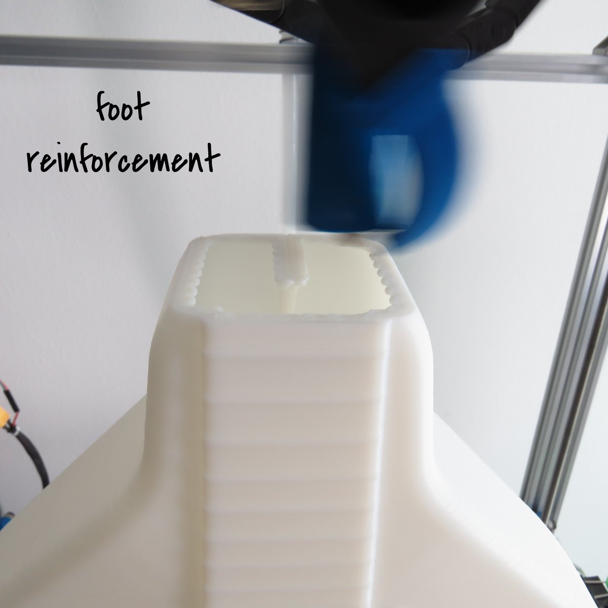 🎸 3d printed music instruments 🎸
---
Is it possible to produce good quality music instruments with 3D printing technology? We believe so, and we believe they can be recycl3dprint. Learning about string music instruments desing
---
Inspired in a 1924 Gibson Snakehead Mandolin A2