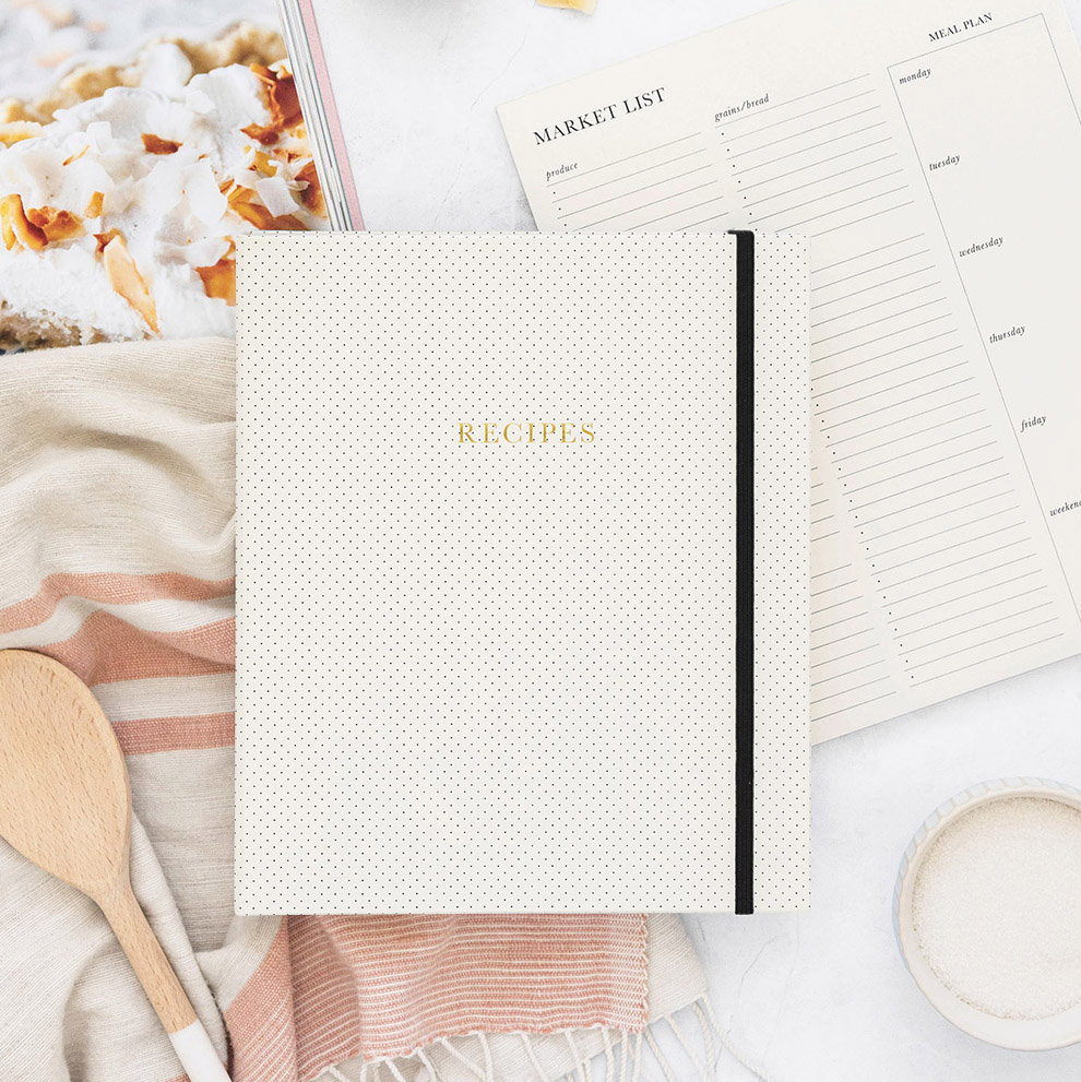 sugarpaperla's tweet image. The perfect gift is actually quite easy to find. It's the Sugar Paper Recipe Book. Easy peasy lemon squeezy. 🍋

bit.ly/3uDsWR7

#sugarpaper
#recipebook