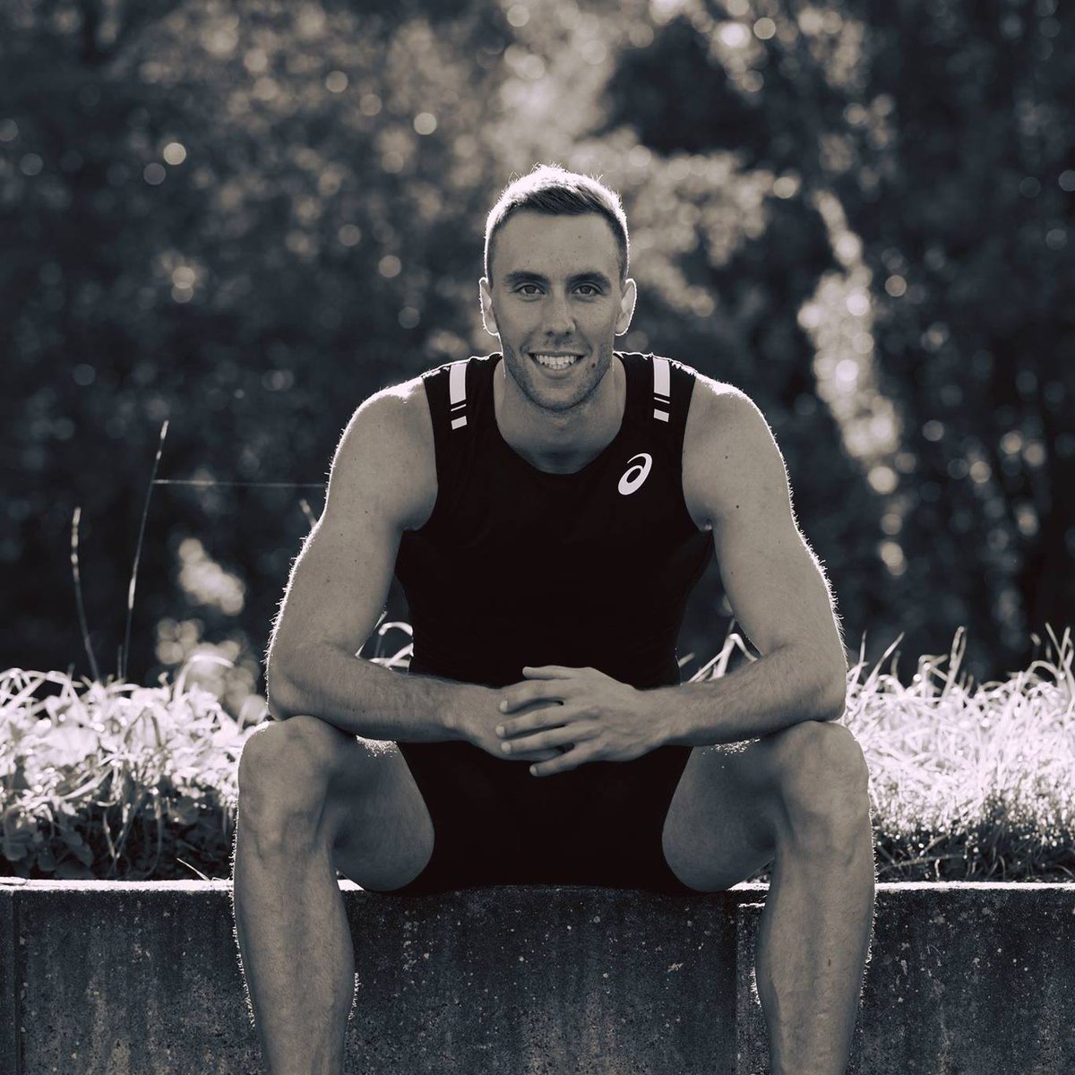 #100JoursAvantTokyo 💪🏃
Basile ROLNIN &amp; Romain MARTIN du <a href="/LMAthletisme/">Lille Métropole Athlétisme</a> et du #CNEA au #CREPS <a href="/hautsdefrance/">Région Hauts-de-France</a> toujours motivés et concentrés pour être sélectionnés à <a href="/Tokyo2020fr/">#Tokyo2020 en français</a> ! 🤩

📸Vincent Lecygne src basile-rolnin.fr 
📸NC src urlr.me/PGXBf