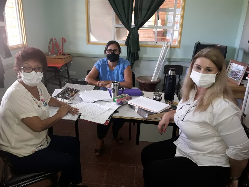 EscurdiaViviana's tweet photo. DiSeM=Territorio. Supervisión, acompañamiento, asesoramiento, orientación  y trabajo colaborativo! CEP  50, Bop 73, Bop 114, Colegio N 2,  @BarbaroLorena @CGEMisiones @FlaviaPao @herrerayflia @cjdechat @grillo141 @Marcos42866602 @fabianchilipank @ArtuiMabel  @educ_sigloXXI https://t.co/8kbLgBCAr6